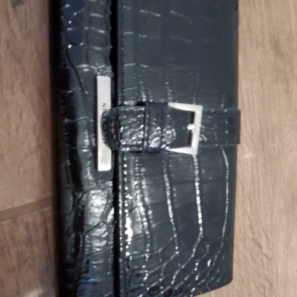 Nine west wallet
